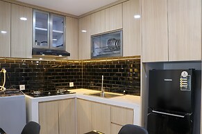 Elegant And Comfy 3Br Daan Mogot City Apartment
