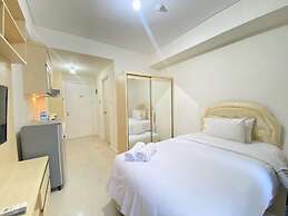Classy Chic Studio Room At Apartment Parahyangan Residence Bandung