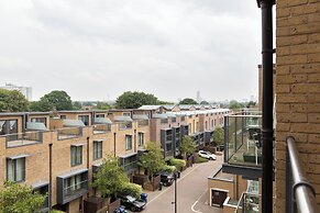 Sophisticated 2 Bed Flat with Balcony in Acton