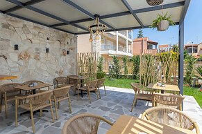 Danae Comfort Living