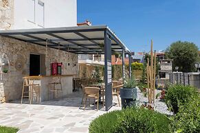 Danae Comfort Living