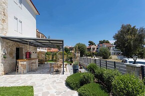 Danae Comfort Living