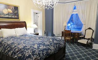 The Roses Heritage Inn