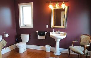 The Roses Heritage Inn