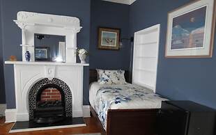 The Roses Heritage Inn