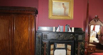 The Roses Heritage Inn