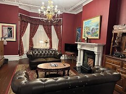 The Roses Heritage Inn