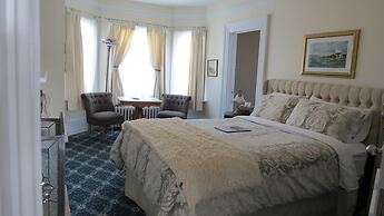 The Roses Heritage Inn