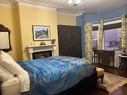 The Roses Heritage Inn