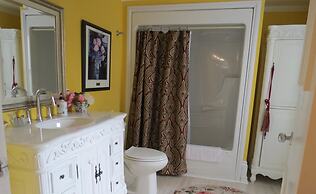 The Roses Heritage Inn