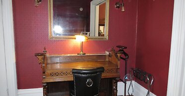 The Roses Heritage Inn