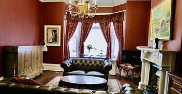 The Roses Heritage Inn