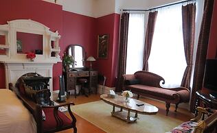 The Roses Heritage Inn