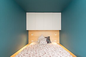 Main Trainstation one bedroom AC p4you