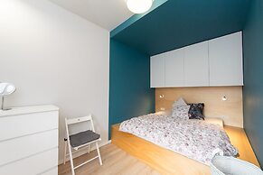 Main Trainstation one bedroom AC p4you