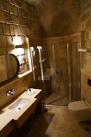 Evanthia Cave Suites