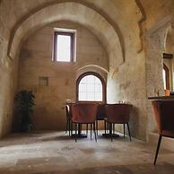 Evanthia Cave Suites