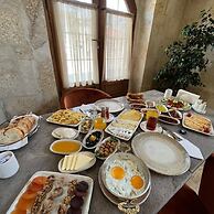 Evanthia Cave Suites