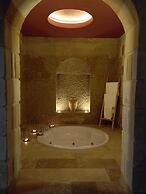 Evanthia Cave Suites