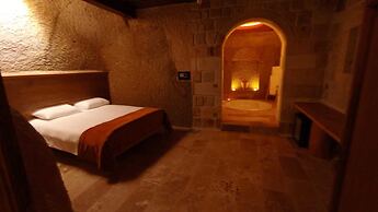 Evanthia Cave Suites