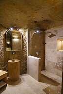 Evanthia Cave Suites