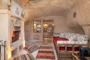 Kayata Cave Suites
