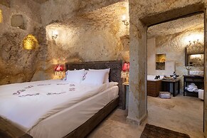 Kayata Cave Suites