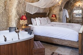 Kayata Cave Suites