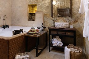 Kayata Cave Suites
