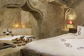 Kayata Cave Suites