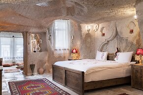 Kayata Cave Suites