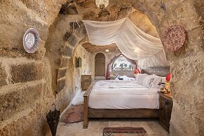 Kayata Cave Suites
