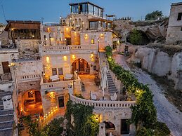 Kayata Cave Suites