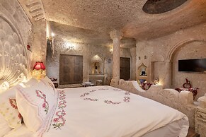 Kayata Cave Suites