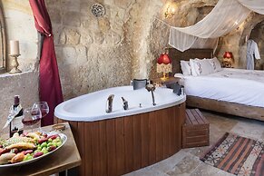 Kayata Cave Suites
