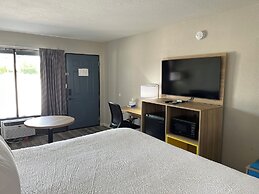 Days Inn by Wyndham Branson Ozarks