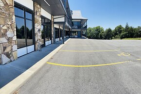 Days Inn by Wyndham Branson Ozarks