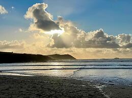 Remarkable 4-bed House in St Minver, Rock