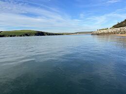 Remarkable 4-bed House in St Minver, Rock