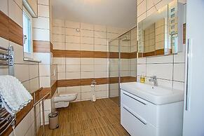 Remarkable 4-bed House in St Minver, Rock