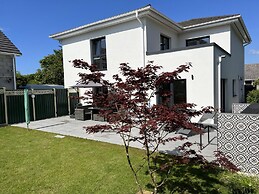 Remarkable 4-bed House in St Minver, Rock