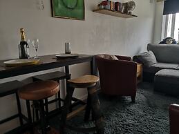 Charming 1-bed Maisonette With Mountain View