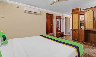 Treebo Surya Yatri Niwas