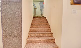 Treebo Surya Yatri Niwas