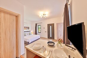 Thomas Suites Datca
