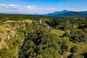 Chalet Markoci With Hot Tub