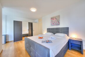 Locarno Place