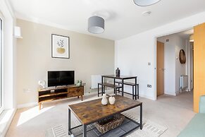 Deluxe 2 Bed Flat with Balcony in Hackney