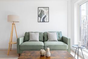 Deluxe 2 Bed Flat with Balcony in Hackney