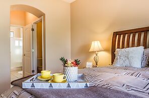 Pool's Open! Gorgeous Lake Front Condo Located Inside Toscana Lakeside